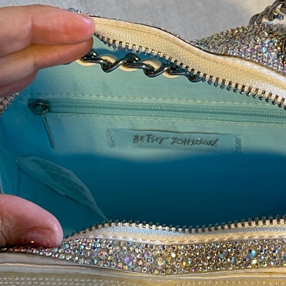 Betsey Johnson pearl swavorski Heart-Shaped Cream and Silver Bag - Picture 6 of 8